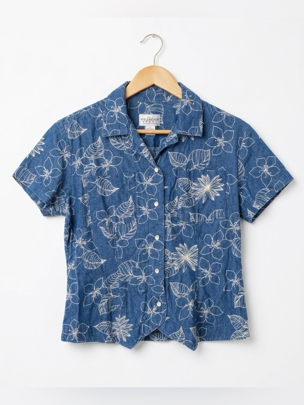 Villager Sport Vintage Chambray Denim Floral Pearl Snap Camp Shirt M